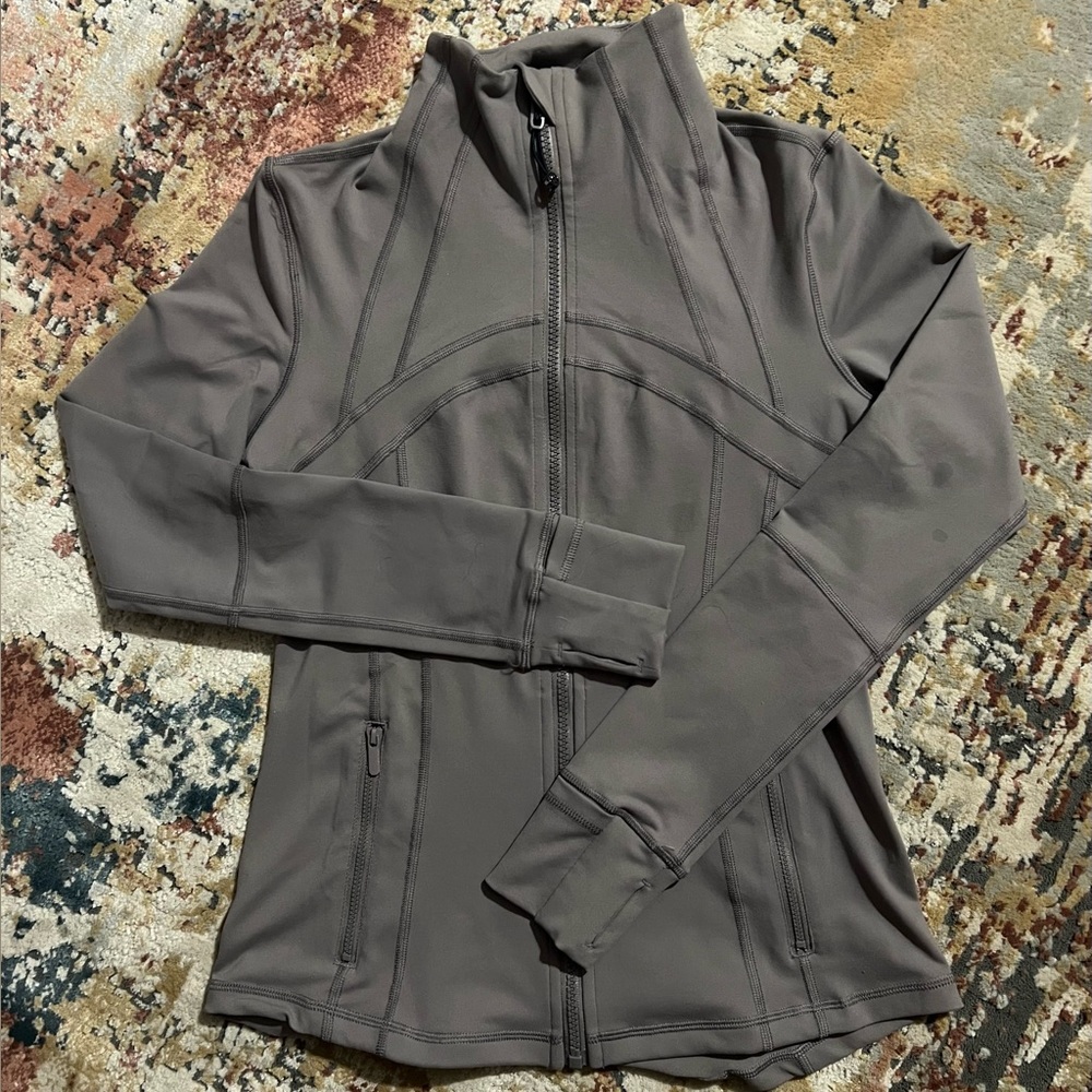 Lululemon - Authentic - Define Jacket Luon - Size 6